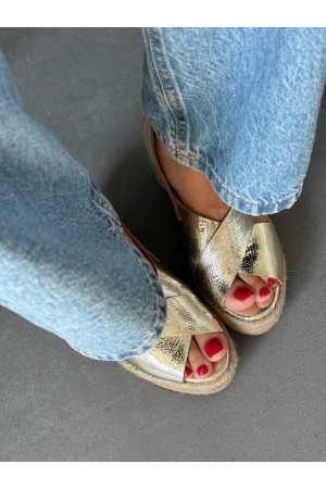 Gold hasır dolgu topuk sandalet 