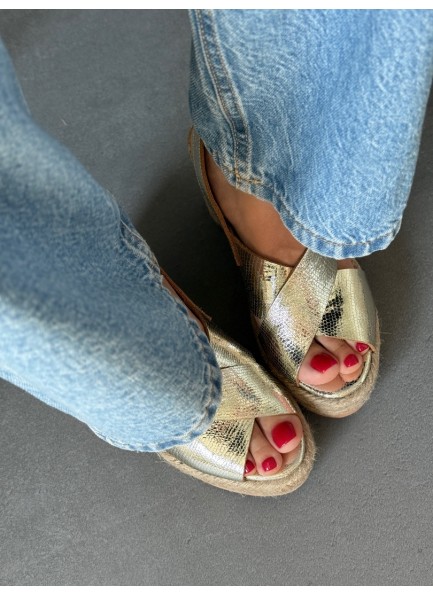 Gold hasır dolgu topuk sandalet 