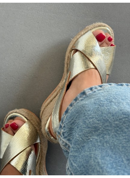 Gold hasır dolgu topuk sandalet 