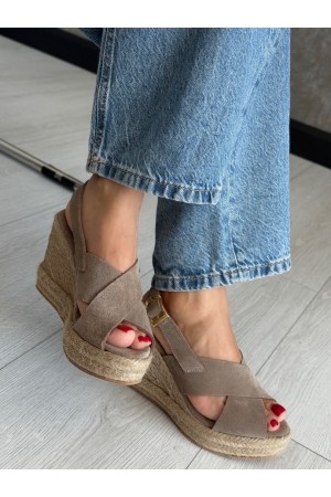 Vizon hasır dolgu topuk sandalet 