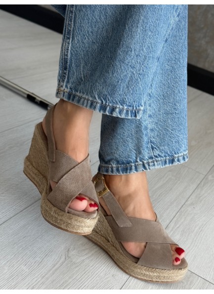 Vizon hasır dolgu topuk sandalet 