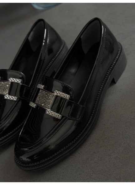 Rugan taşlı loafer 