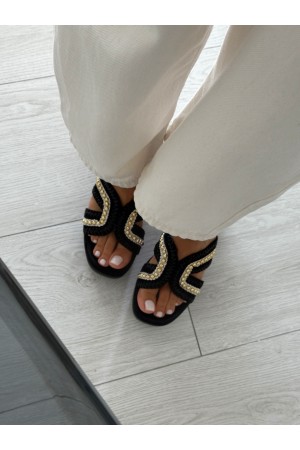 Siyah hasır boncuklu platform terlik