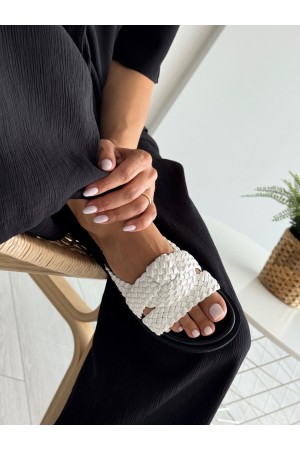 Beyaz örgülü terlik