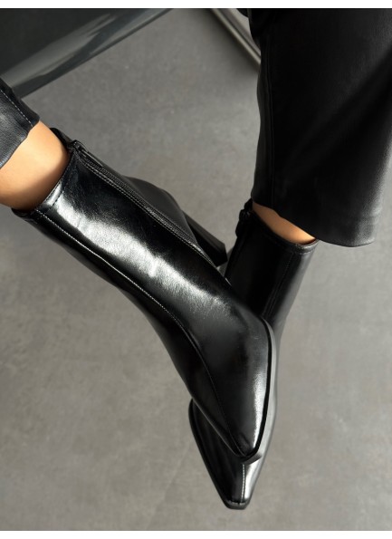 Siyah rugan topuklu bot