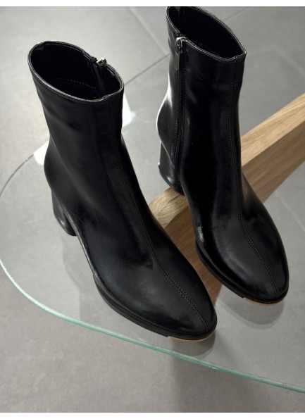 Siyah rugan topuklu bot 