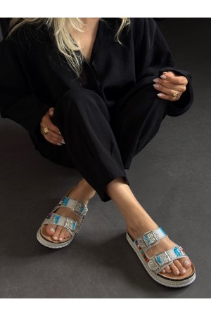 Beyaz boncuklu platform terlik