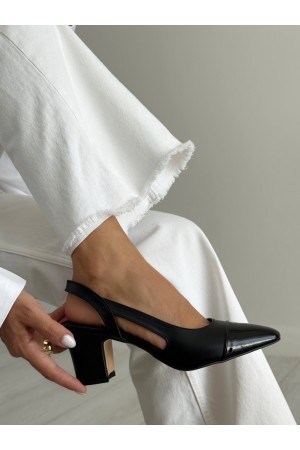 Siyah topuklu ayakkabı 