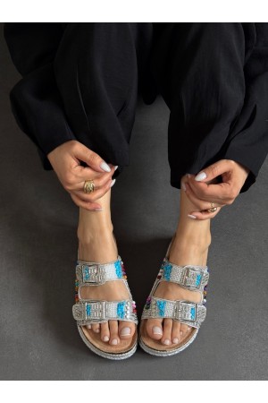 Beyaz boncuklu platform terlik