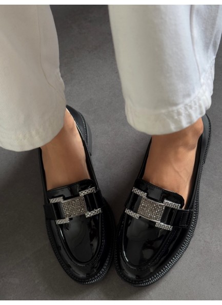 Rugan taşlı loafer 