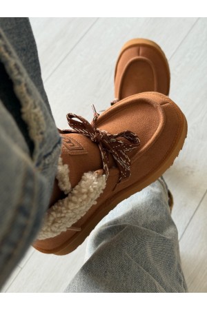 Taba bağcıklı peluş bot