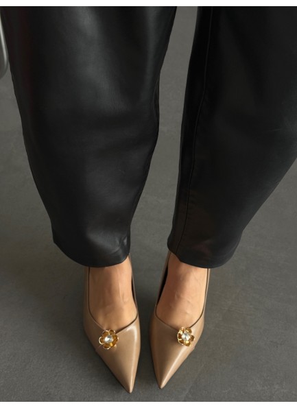 Vizon yanı aksesuarlı stiletto 