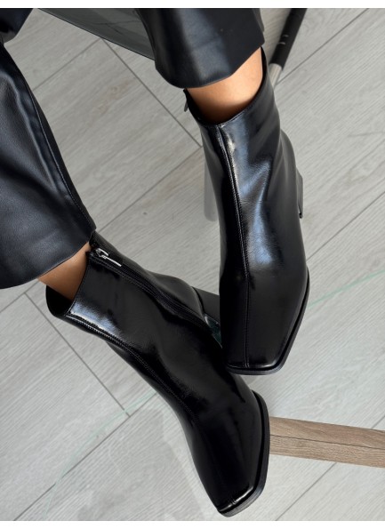 Siyah rugan topuklu bot