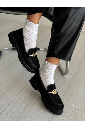 Siyah süet aksesuarlı loafer 