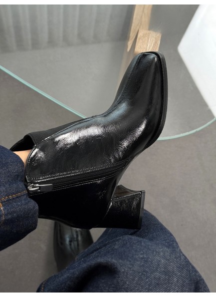 Siyah rugan topuklu bot 