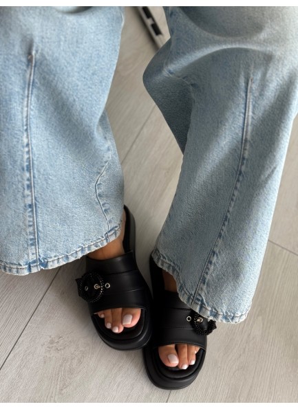 Siyah platform taban terlik