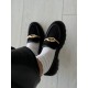 Siyah süet aksesuarlı loafer 