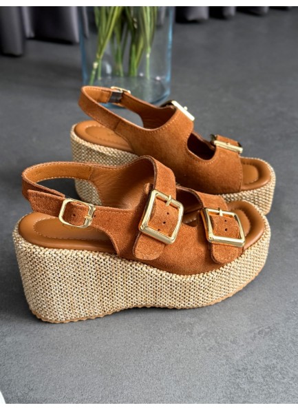 Taba dolgu topuk sandalet 