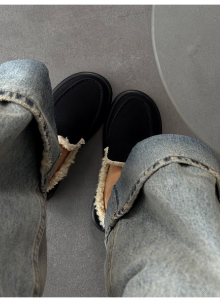 Siyah iç peluş ayakkabı 