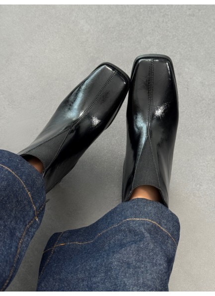 Siyah rugan topuklu bot 