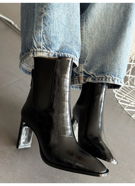 Siyah krokodil baskılı bot