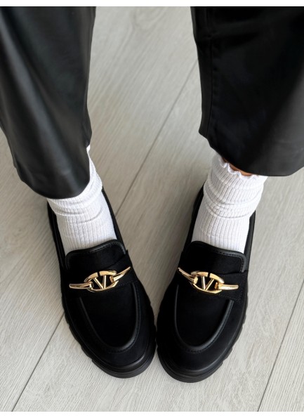 Siyah süet aksesuarlı loafer 