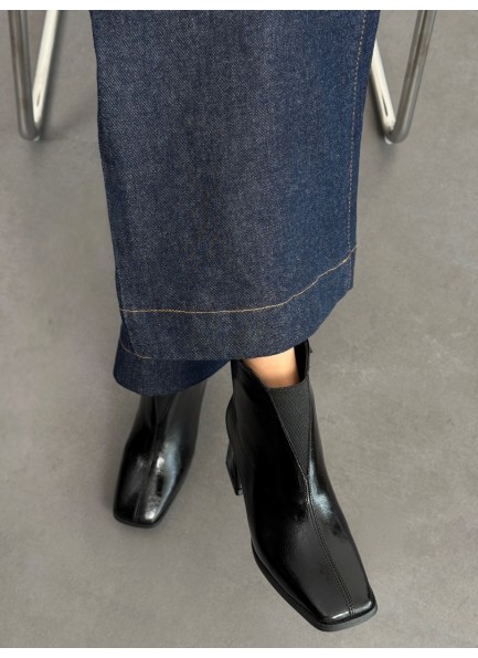 Siyah rugan topuklu bot 