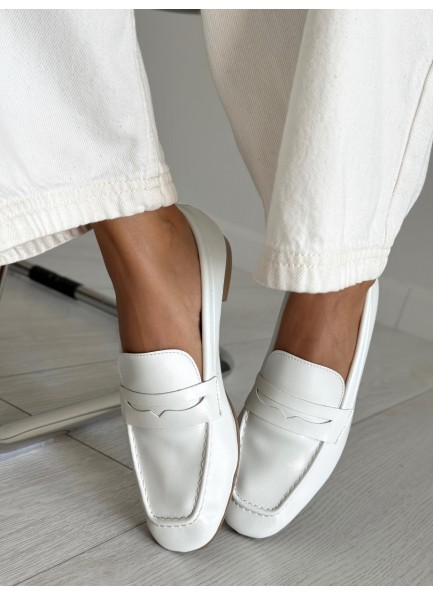 Beyaz ince taban loafer 