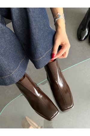 Acı kahve rugan topuklu bot