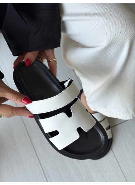 Beyaz cırtlı terlik