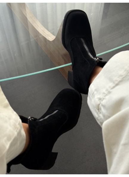 Siyah önden fermuarlı deri bot