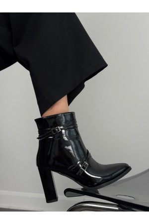 Siyah kırışık rugan topuklu bot