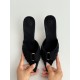 Siyah önü büzgülü terlik