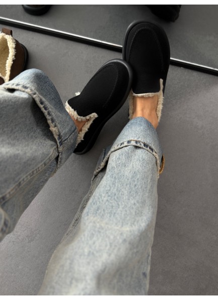 Siyah iç peluş ayakkabı 