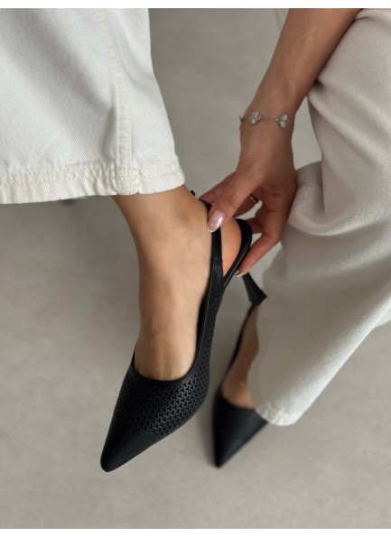 Siyah lazer kesim topuklu ayakkabı 