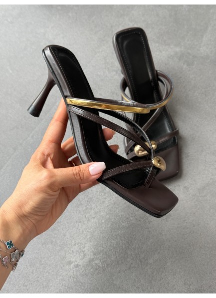 Acı kahve parmak arası terlik