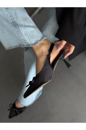 Siyah kadife fiyonklu topuklu ayakkabı 