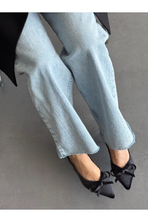 Siyah kadife fiyonklu topuklu ayakkabı 