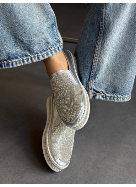 Gümüş taşlı ayakkabı 