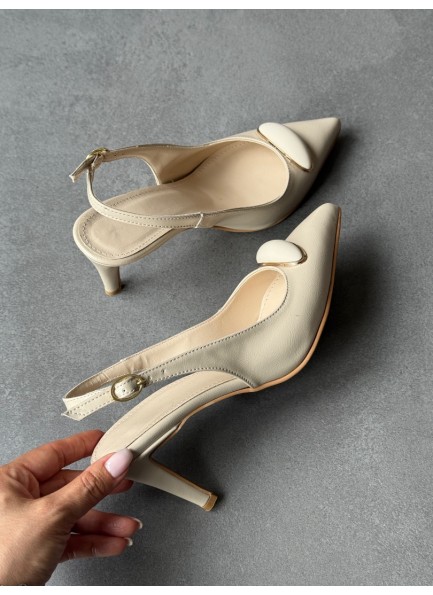 Bej tokalı topuklu ayakkabı 