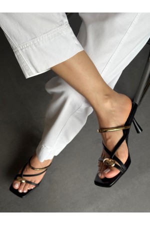 Siyah parmak arası topuklu terlik 