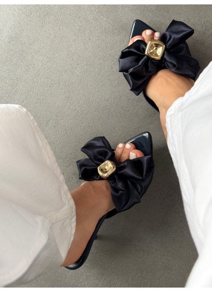 Lacivert fiyonklu terlik 