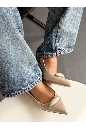 Bej tokalı topuklu ayakkabı 