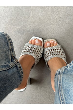 Gümüş örgülü topuklu terlik