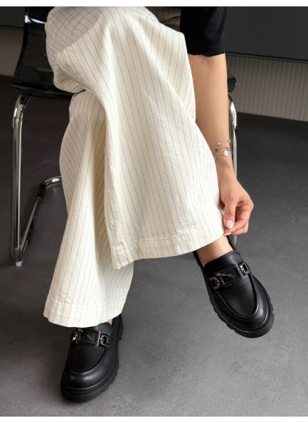 Siyah tokalı loafer ayakkabı 