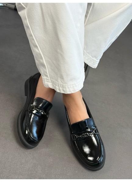 Siyah rugan tokalı loafer 