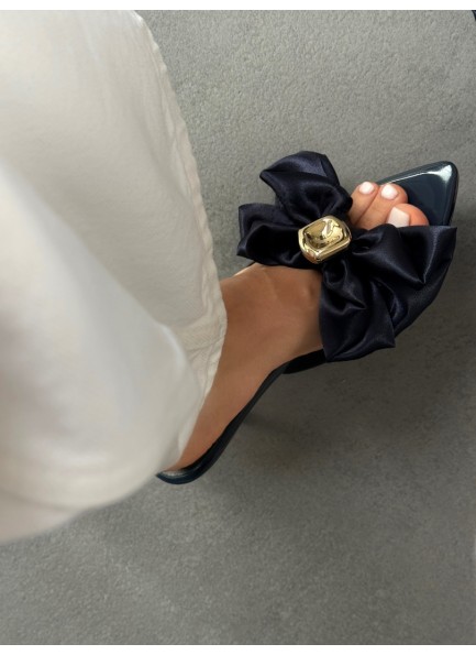 Lacivert fiyonklu terlik 