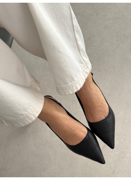 Siyah lazer kesim topuklu ayakkabı 