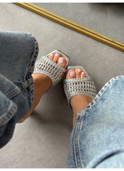 Gümüş örgülü topuklu terlik