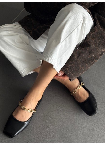 SC0062 Siyah küt kalıp gold aksesuarlı babet